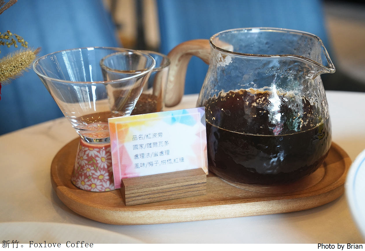 新竹林森路咖啡推薦 Foxlove Coffee。網美咖啡店裡享受美味輕食甜點