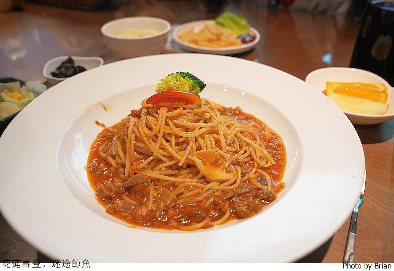 花蓮壽豐人氣美食迷途鯨魚。東華大學附近網美咖啡店高CP值餐點 花蓮壽豐人氣美食迷途鯨魚。東華大學附近網美咖啡店高CP值餐點