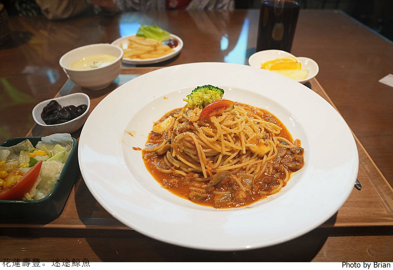 花蓮壽豐人氣美食迷途鯨魚。東華大學附近網美咖啡店高CP值餐點 花蓮壽豐人氣美食迷途鯨魚。東華大學附近網美咖啡店高CP值餐點