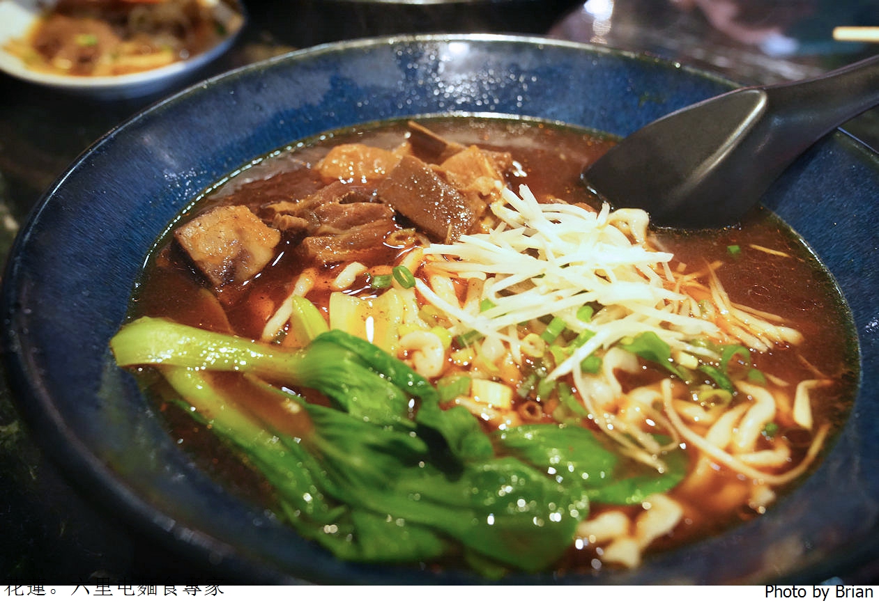 花蓮美崙六里屯麵食專家美崙旗艦店。在地 70年老字號麵店 花蓮美崙六里屯麵食專家美崙旗艦店。在地 70年老字號麵店