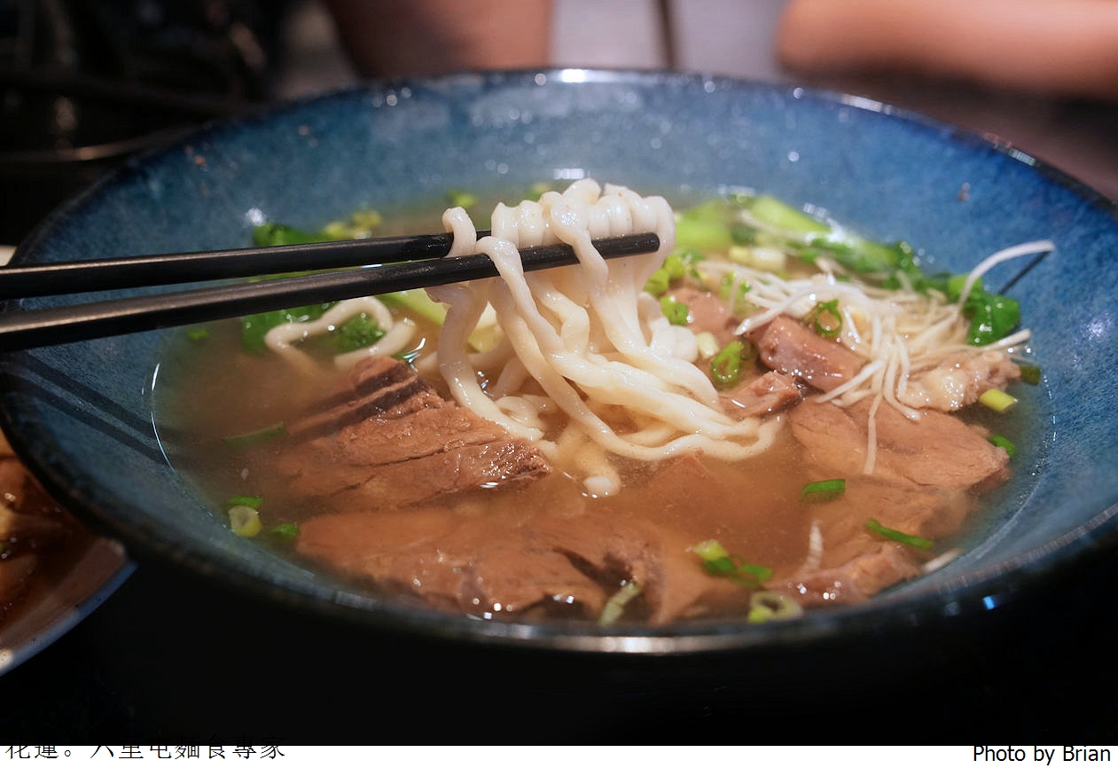 花蓮美崙六里屯麵食專家美崙旗艦店。在地 70年老字號麵店 花蓮美崙六里屯麵食專家美崙旗艦店。在地 70年老字號麵店