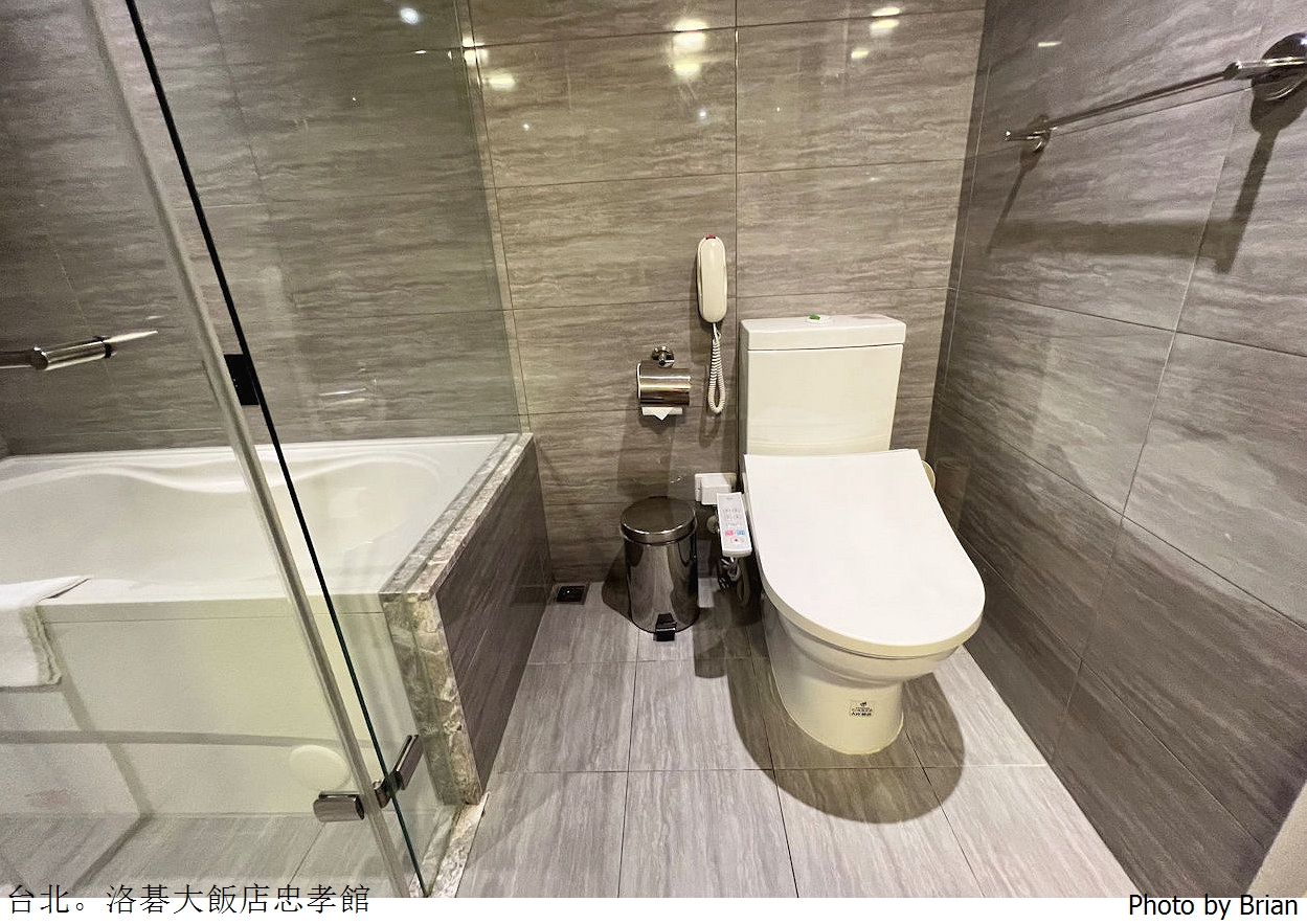 台北大巨蛋住宿推薦洛碁大飯店忠孝館。捷運站步行3分鐘大巨蛋步行10分鐘