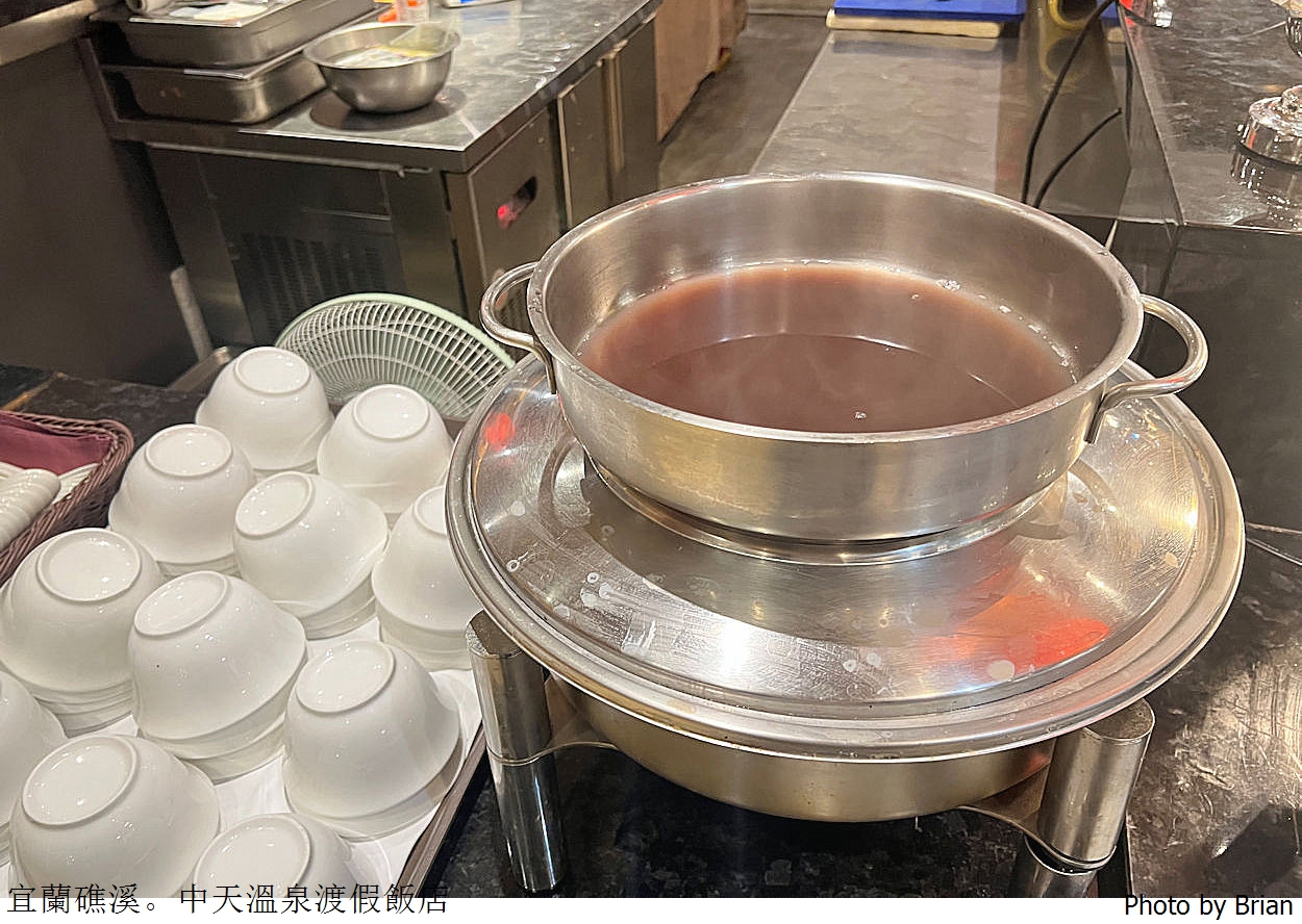 宜蘭礁溪住宿中天溫泉渡假飯店。300坪溫泉水療SPA、室內兒童遊戲區