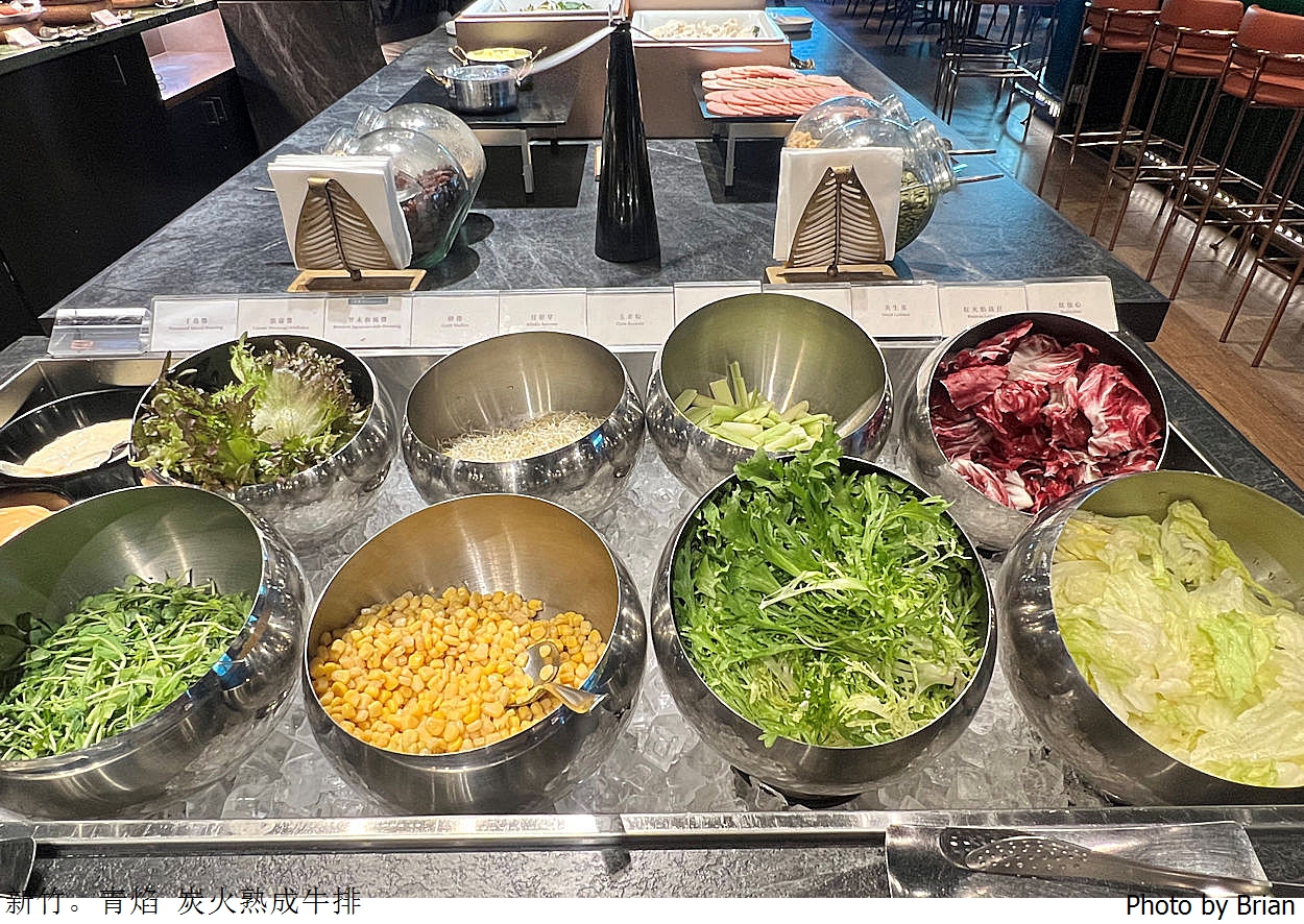 新竹美食青焰炭火熟成牛排。路易莎旗下牛排 Buffet 半自助吧吃到飽