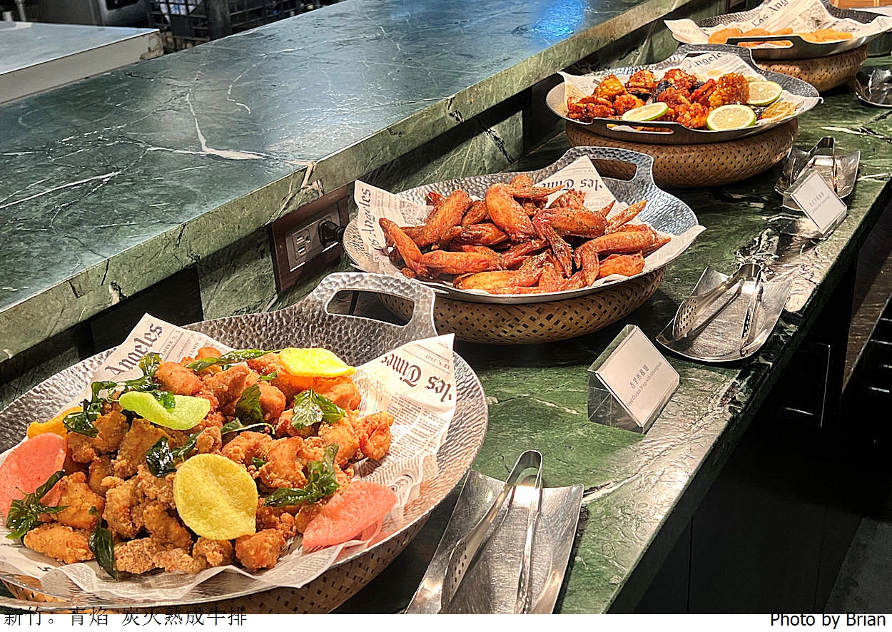 新竹美食青焰炭火熟成牛排。路易莎旗下牛排 Buffet 半自助吧吃到飽