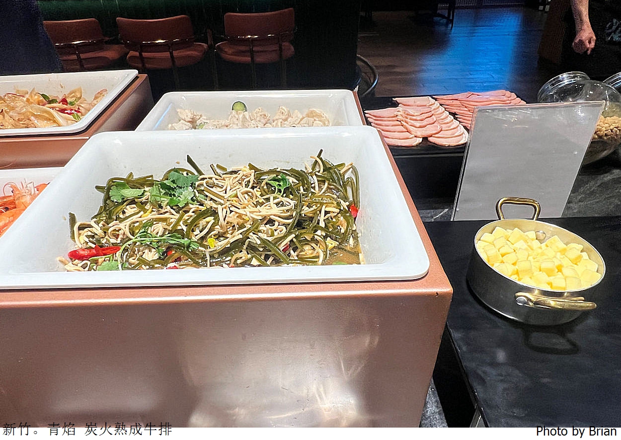 新竹美食青焰炭火熟成牛排。路易莎旗下牛排 Buffet 半自助吧吃到飽