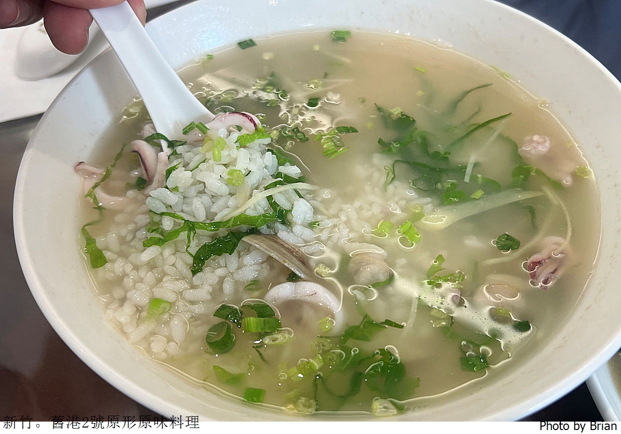 新竹關新路美食舊港2號原形原味料理。新鮮海鮮快炒外帶便當