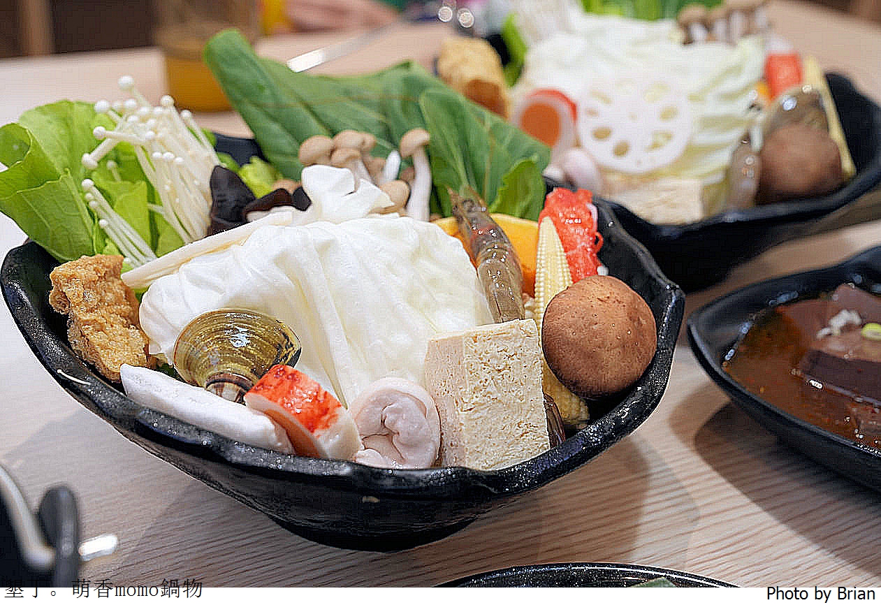 屏東墾丁大街美食萌香momo鍋物。墾丁大街上個人式火鍋 屏東墾丁大街美食萌香momo鍋物。墾丁大街上個人式火鍋