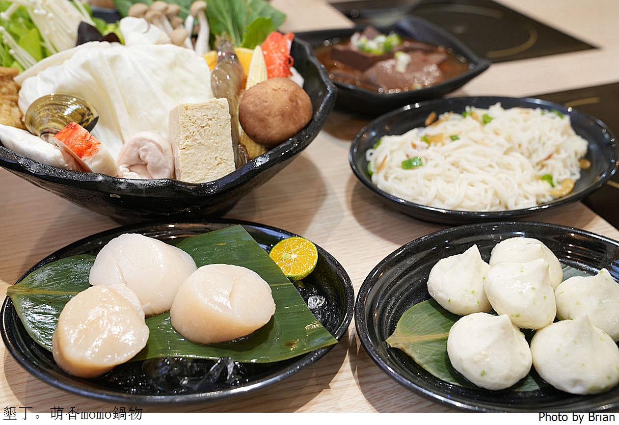 屏東墾丁大街美食萌香momo鍋物。墾丁大街上個人式火鍋 屏東墾丁大街美食萌香momo鍋物。墾丁大街上個人式火鍋