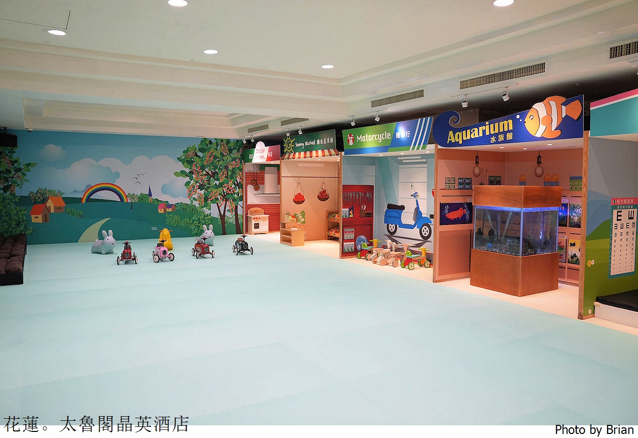 花蓮住宿推薦太魯閣晶英酒店。峽谷泳池室內兒童遊戲區山裡依舊迷人