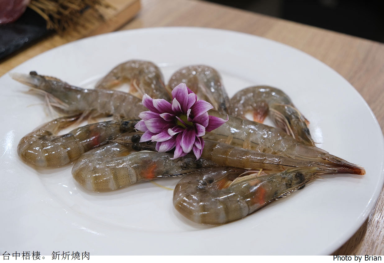 台中梧棲釿炘燒肉。台中港三井 Outlet 附近豐富自助吧吃到飽