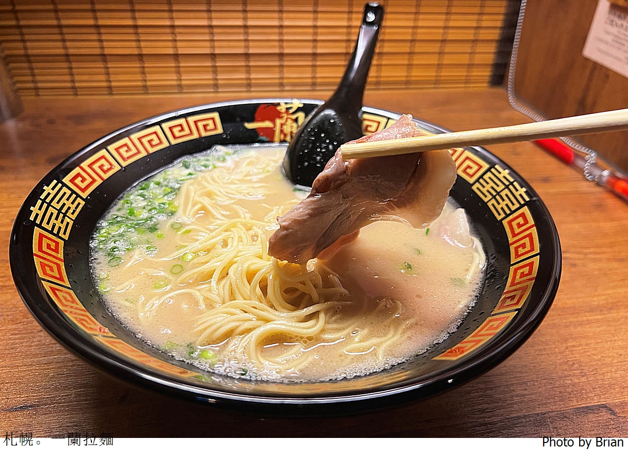 北海道札幌薄野美食一蘭拉麵。台灣人最愛一蘭拉麵開門就排隊 北海道札幌薄野美食一蘭拉麵。台灣人最愛一蘭拉麵開門就排隊