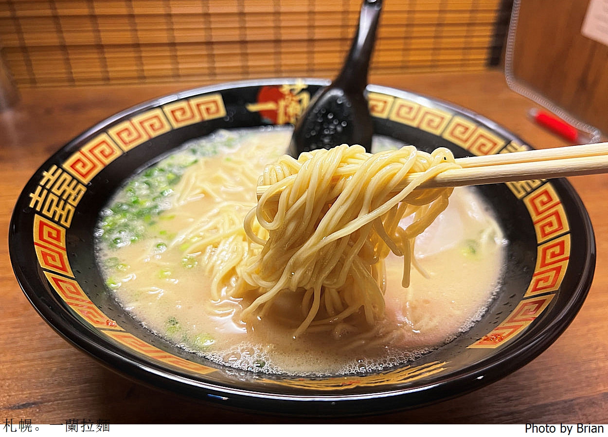 北海道札幌薄野美食一蘭拉麵。台灣人最愛一蘭拉麵開門就排隊 北海道札幌薄野美食一蘭拉麵。台灣人最愛一蘭拉麵開門就排隊