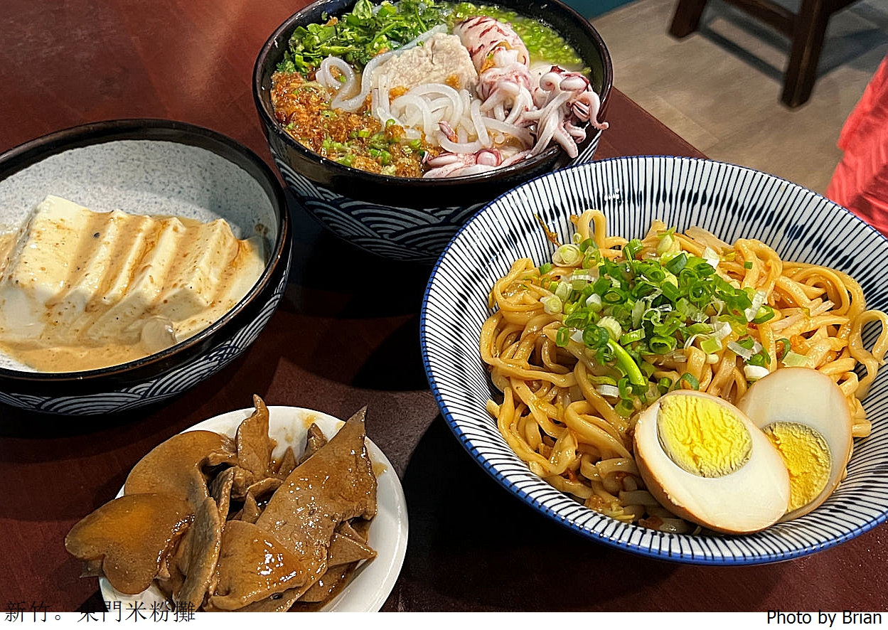 新竹美食米其林推薦東門米粉攤。東門市場內超人氣米粉湯