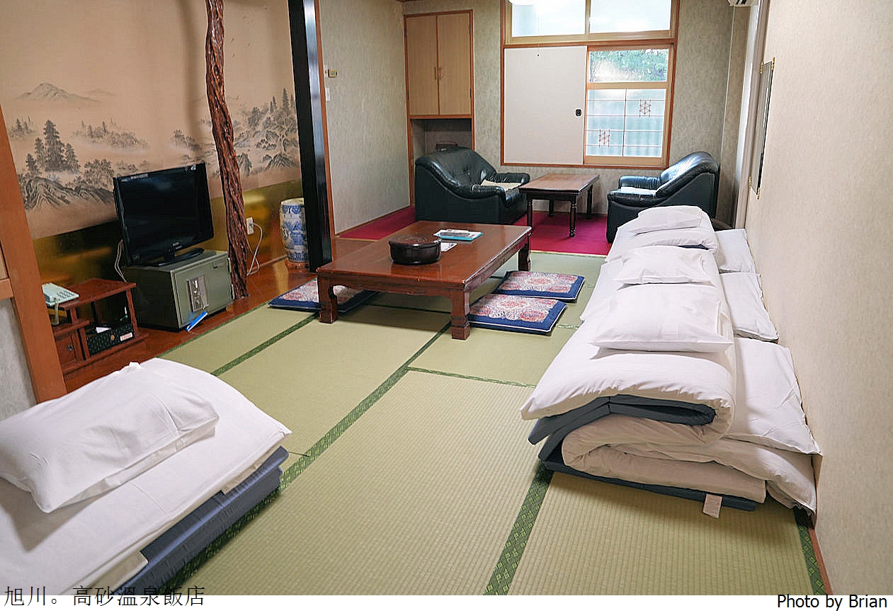 旭川住宿高砂溫泉日式旅館。大溫泉浴池兒童遊戲區