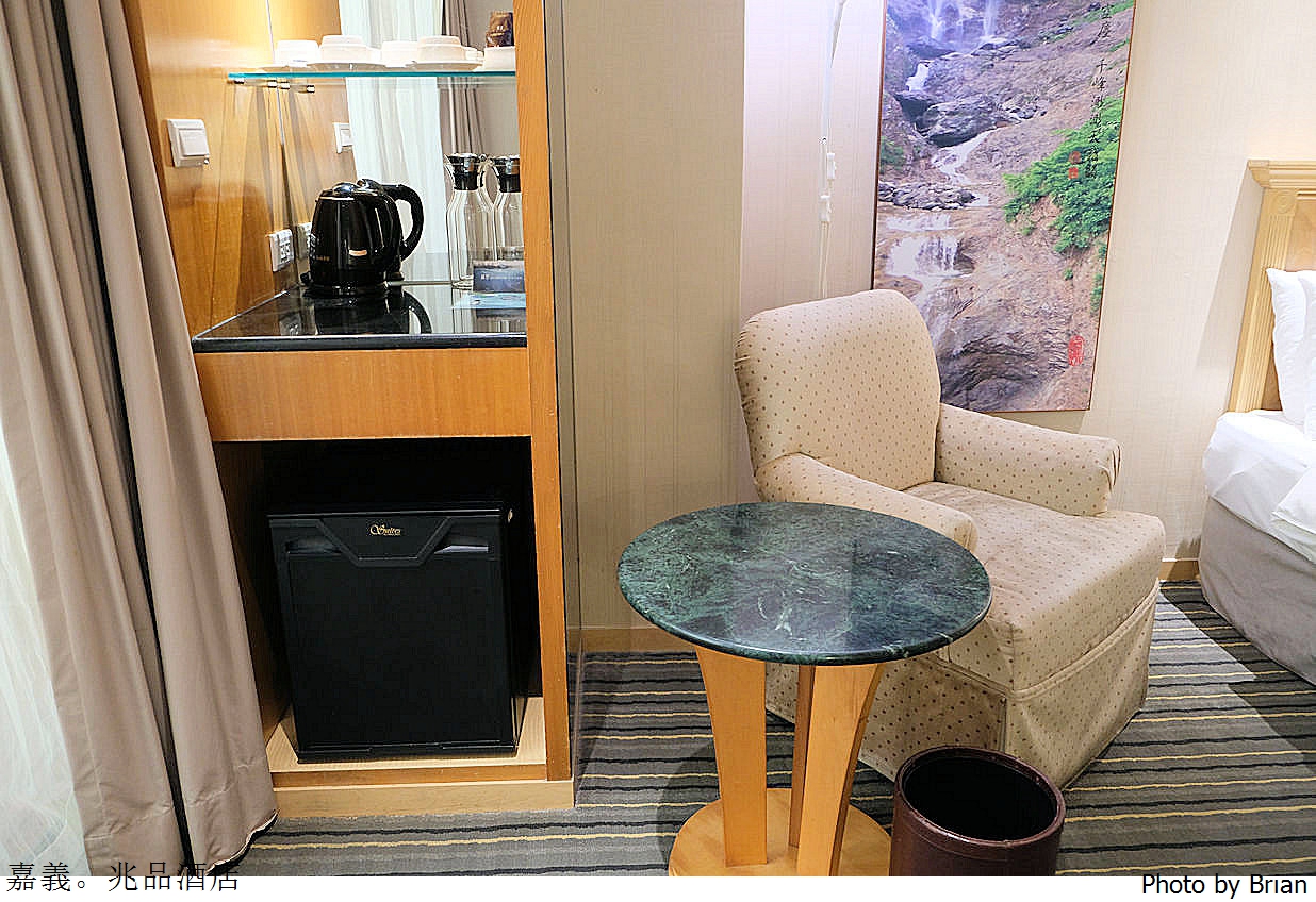 嘉義住宿推薦兆品酒店。位置方便鄰近文化路夜市檜意森活村