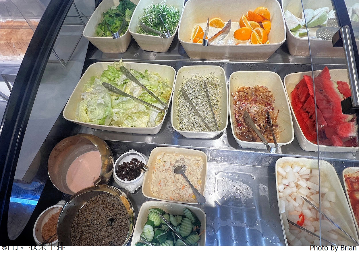 新竹平價牛排牧樂牛排。巨城附近價格平實豐富自助吧牛排館