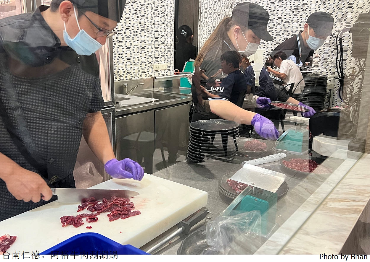 台南仁德阿裕牛肉涮涮鍋(崑崙店)。米其林推薦超人氣台南溫體牛肉火鍋