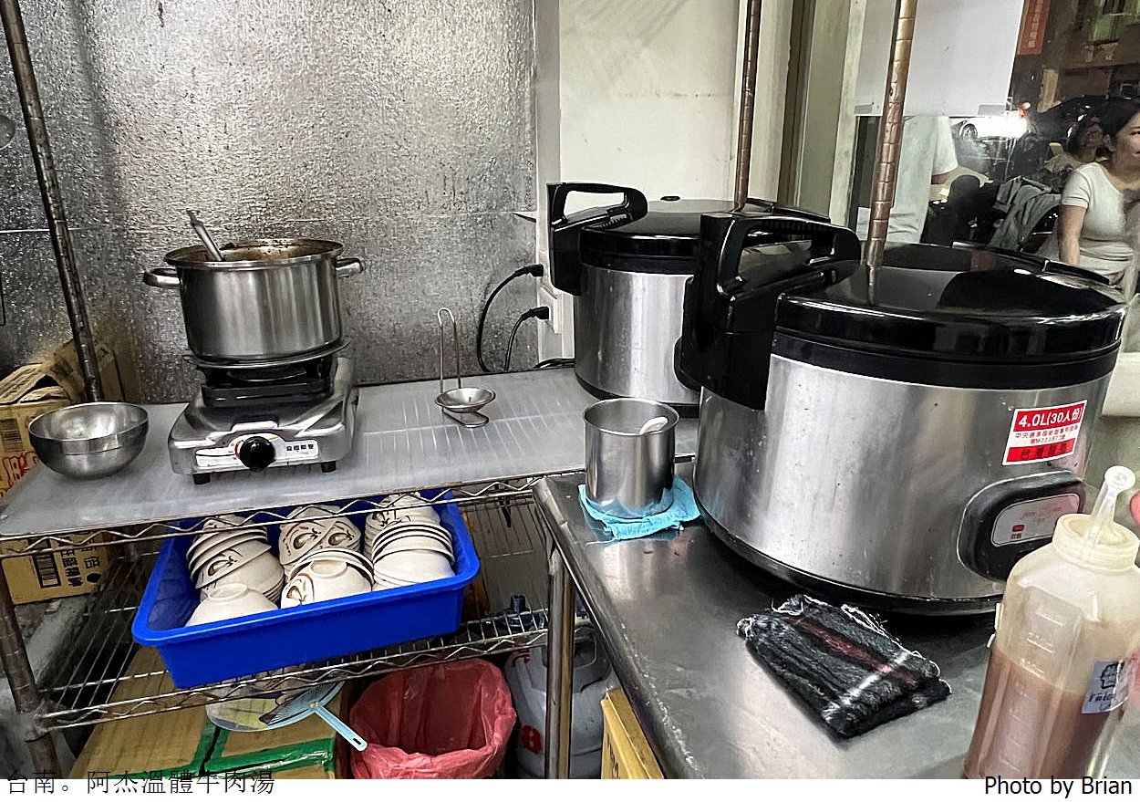 台南阿杰溫體牛肉湯。每天現切台灣溫體牛不添加化學調味